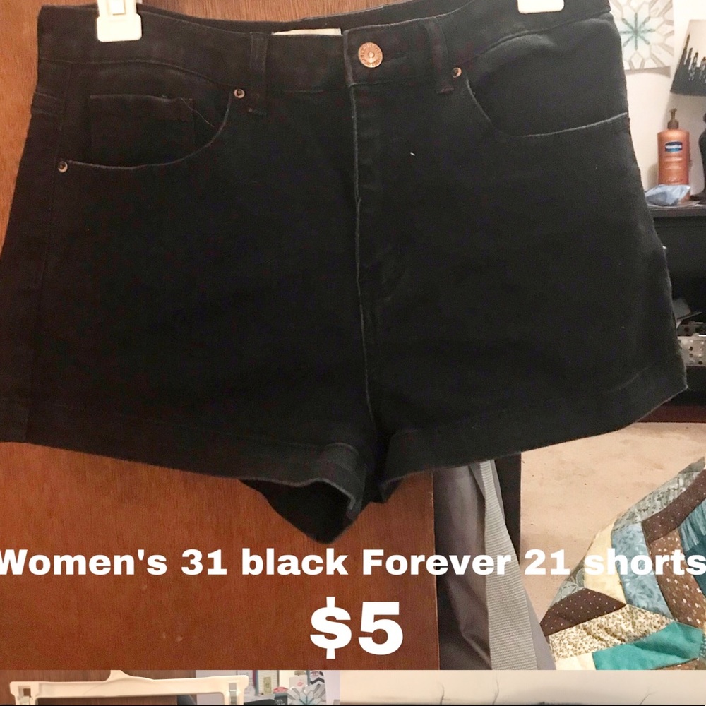 Women's Size 31 Forever 21 Black Shorts